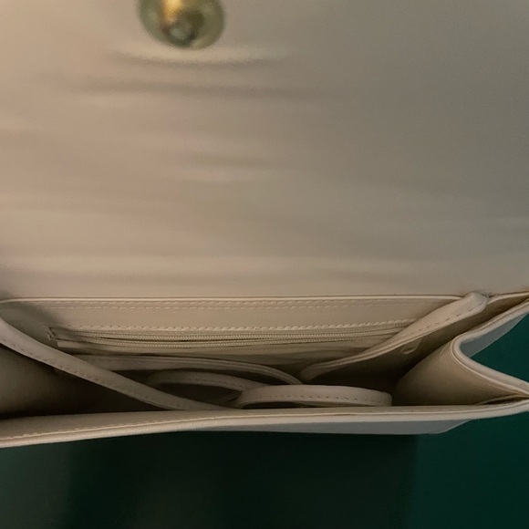 White Medusa - Picture 2 of 4